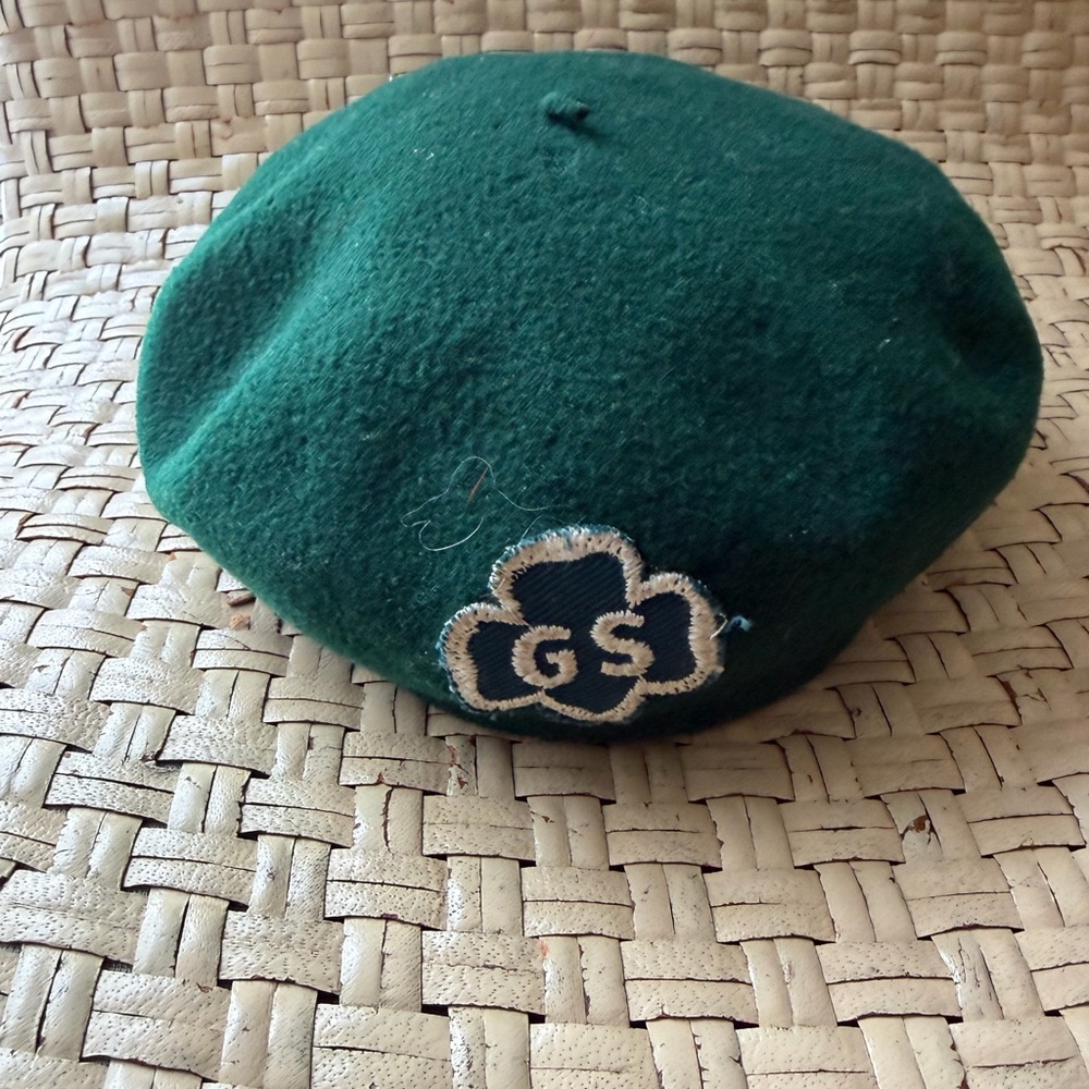 Green Beret early vintage Girl Scouts, small, national equipment Service N.Y.